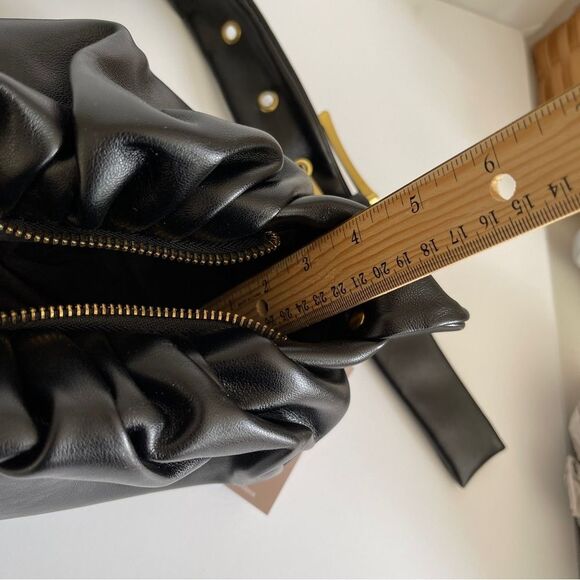 ๐ค Most Wanted Cloud Crossbody Bag โ Black, Non-Leather โ NWT - Picture 2 of 16